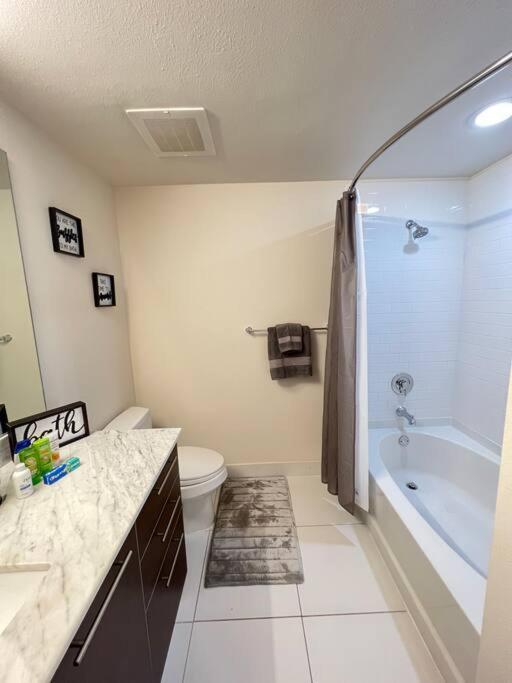 Luxury Apt 3 Mins To Dt Tampa -Pool-Gym-Balcony Dış mekan fotoğraf