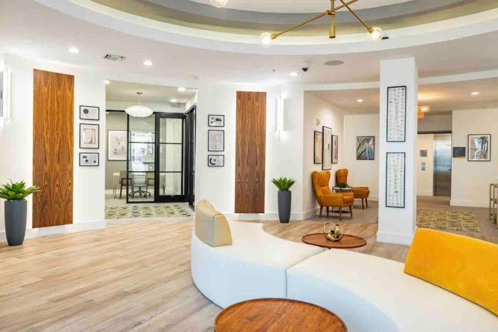 Luxury Apt 3 Mins To Dt Tampa -Pool-Gym-Balcony Dış mekan fotoğraf