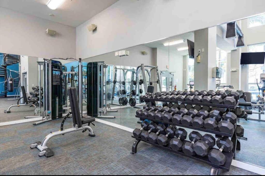 Luxury Apt 3 Mins To Dt Tampa -Pool-Gym-Balcony Dış mekan fotoğraf