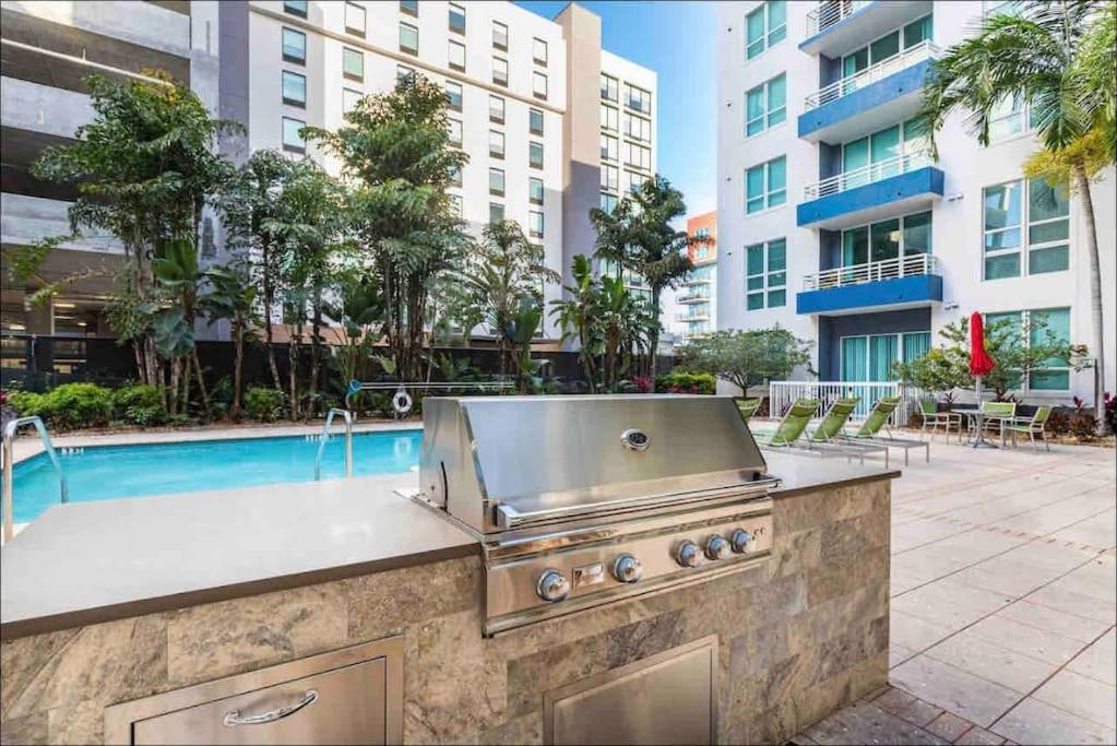 Luxury Apt 3 Mins To Dt Tampa -Pool-Gym-Balcony Dış mekan fotoğraf