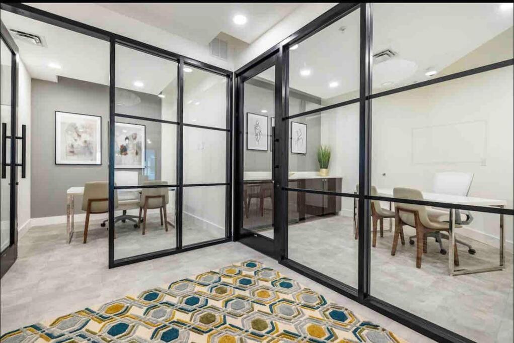 Luxury Apt 3 Mins To Dt Tampa -Pool-Gym-Balcony Dış mekan fotoğraf