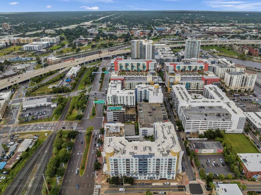 Luxury Apt 3 Mins To Dt Tampa -Pool-Gym-Balcony Dış mekan fotoğraf